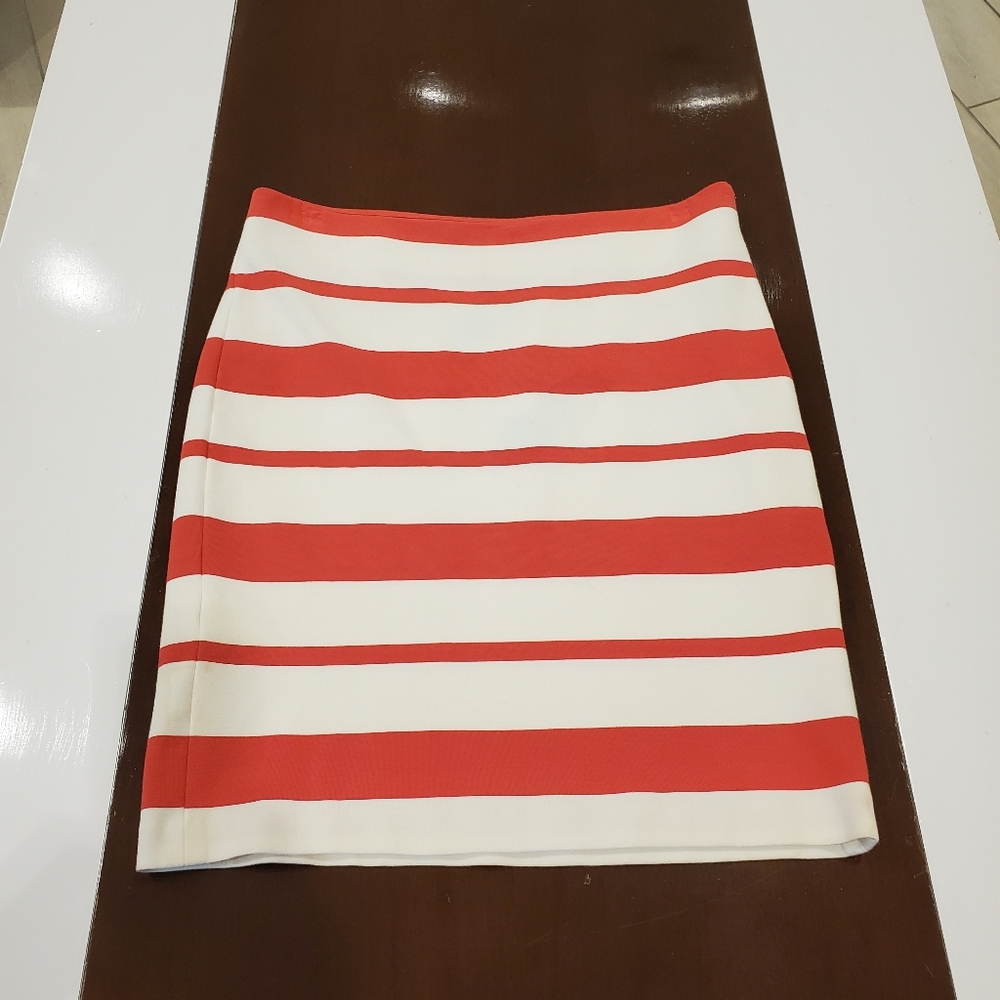 EUC- Deep Coral & Cream Knit Skirt!!🧡🍹🧡
